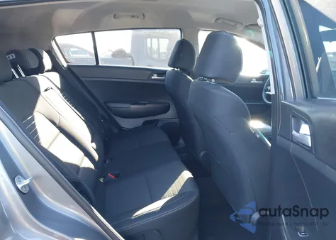 2018 Kia Sportage Lx z USA, uszkodzony, nr VIN KNDPM3AC4J7472918